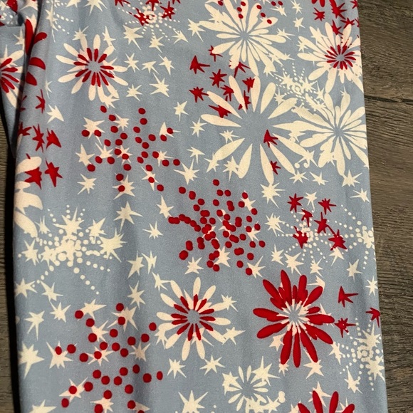 ⭐️4 for $10⭐️ Fireworks Star Leggings. Women's Size Large / XL. Buttery Soft. - Picture 3 of 5